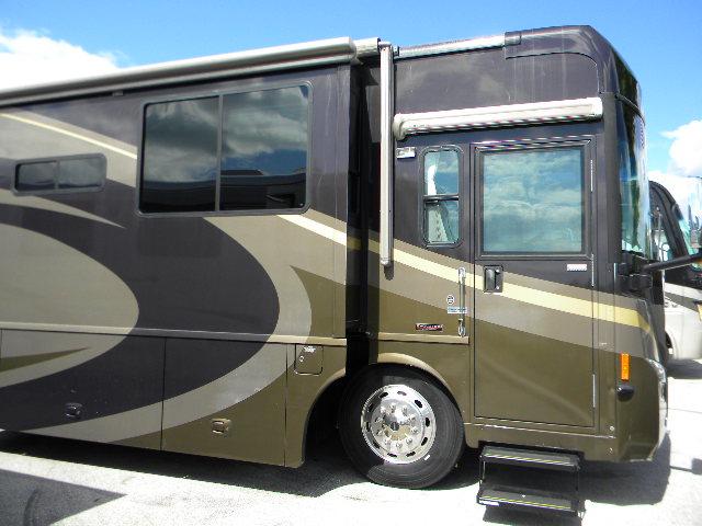 Used 2006 Winnebago Tour 40KD Class A - Diesel For Sale